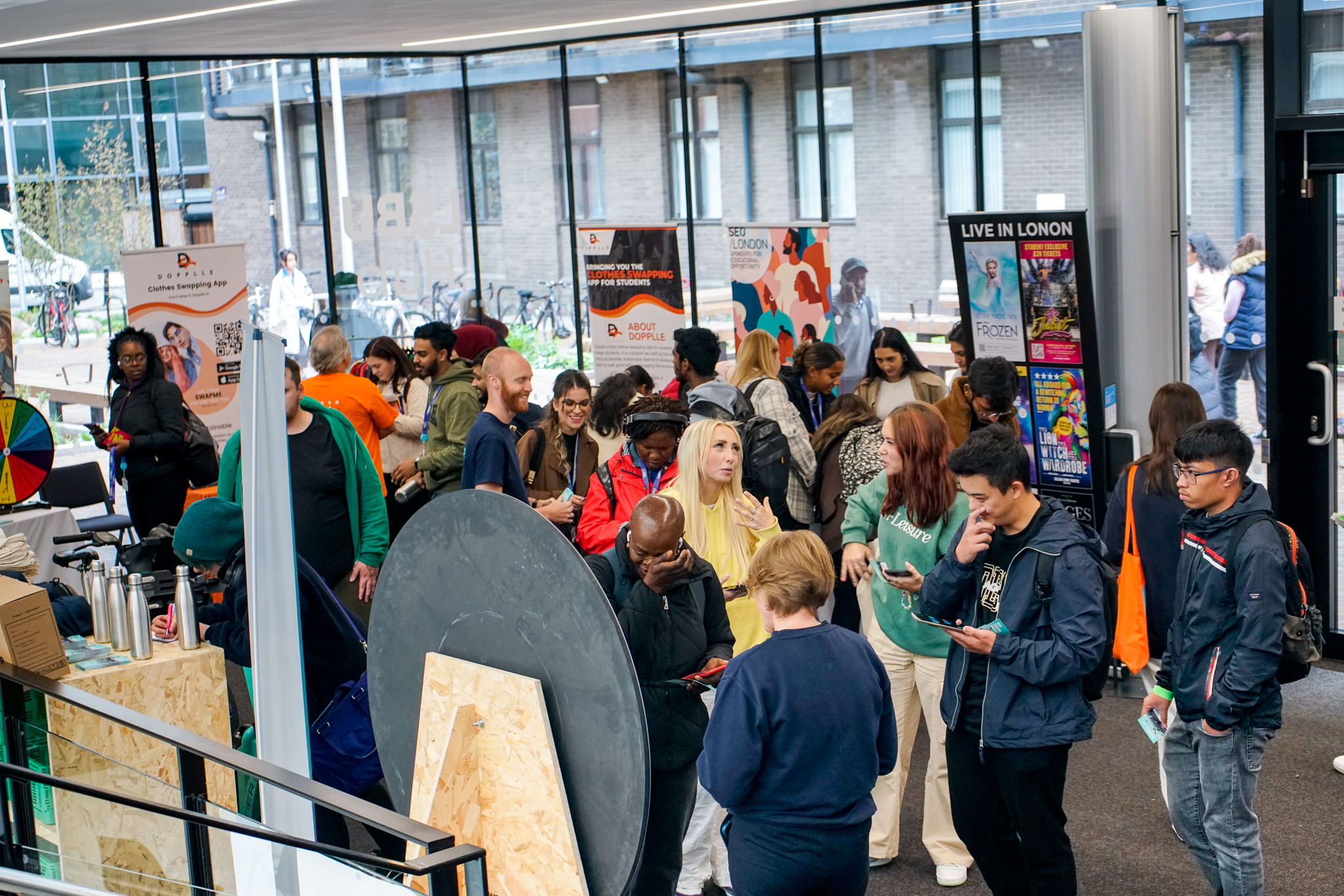 crowd of students looking at stalls at Freshers' Fair